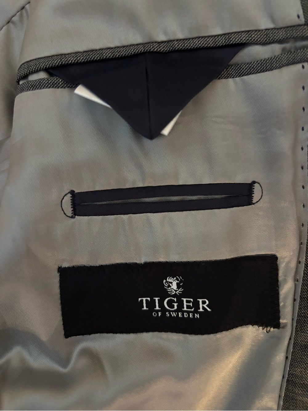 Tiger of Sweden βNordenβ Slim Gray Two-Button Blazer - Picture 7 of 8